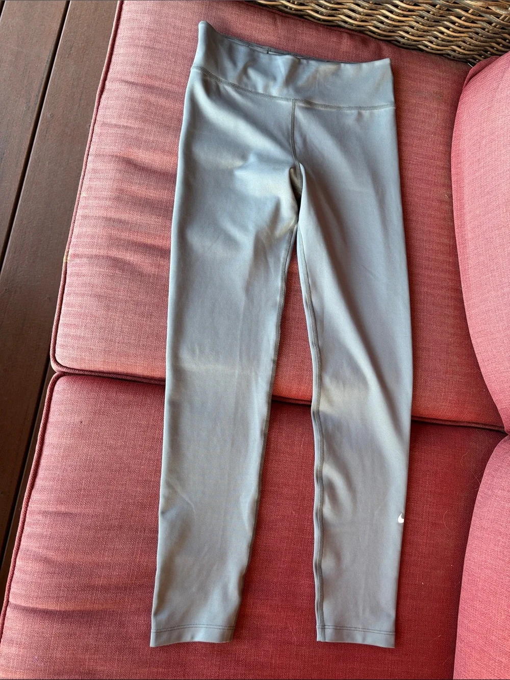 Nike Girls' Light Gray Active Leggings